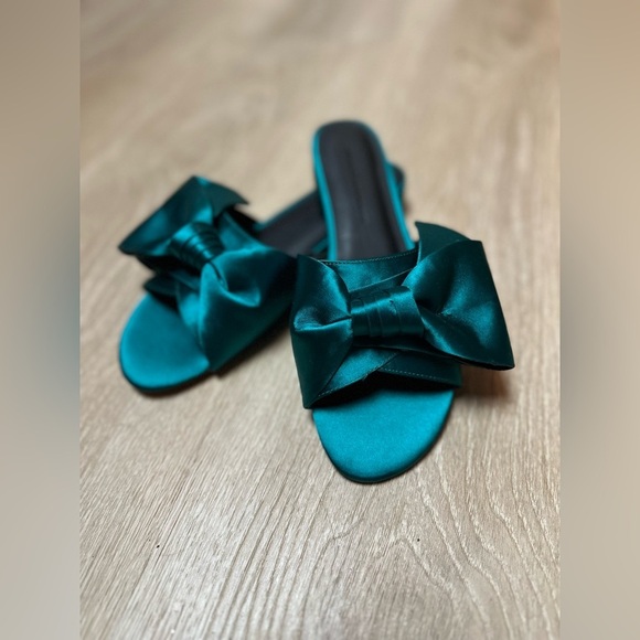 REBECCA MINKOFF Tropical Green Calista Bow Sandal, size 6 - Picture 5 of 10